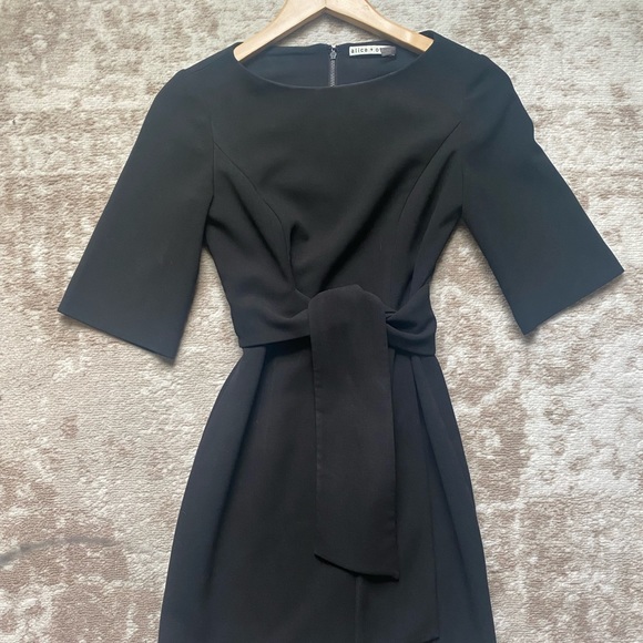 ALICE + OLIVIA VIRGIL BOAT NECK WRAP DRESS - Picture 6 of 11